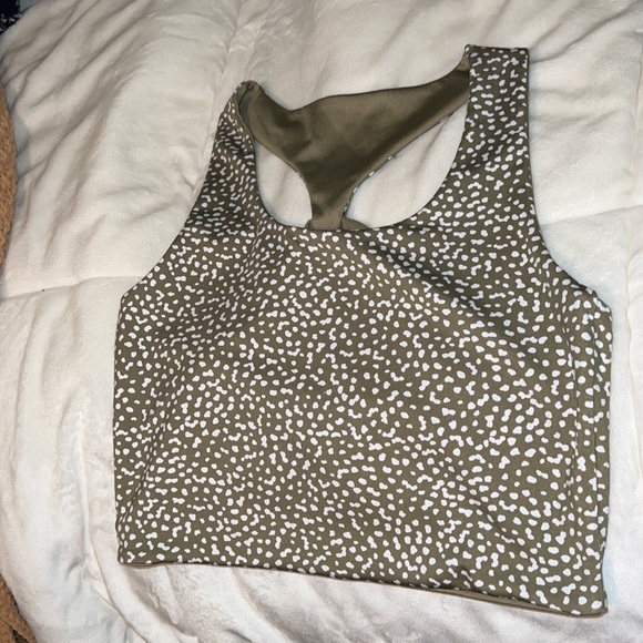 Reversible cropped workout tank - Picture 3 of 4